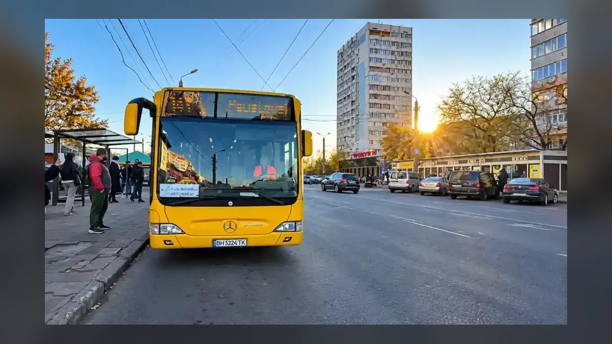 В Одесі працюють п'ять безкоштовних соціальних автобусів: графік на жовтень